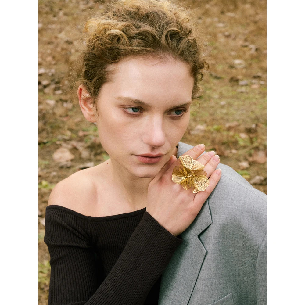 Flower Adjustable Ring 18K Plated — rings in gold — close-up detail