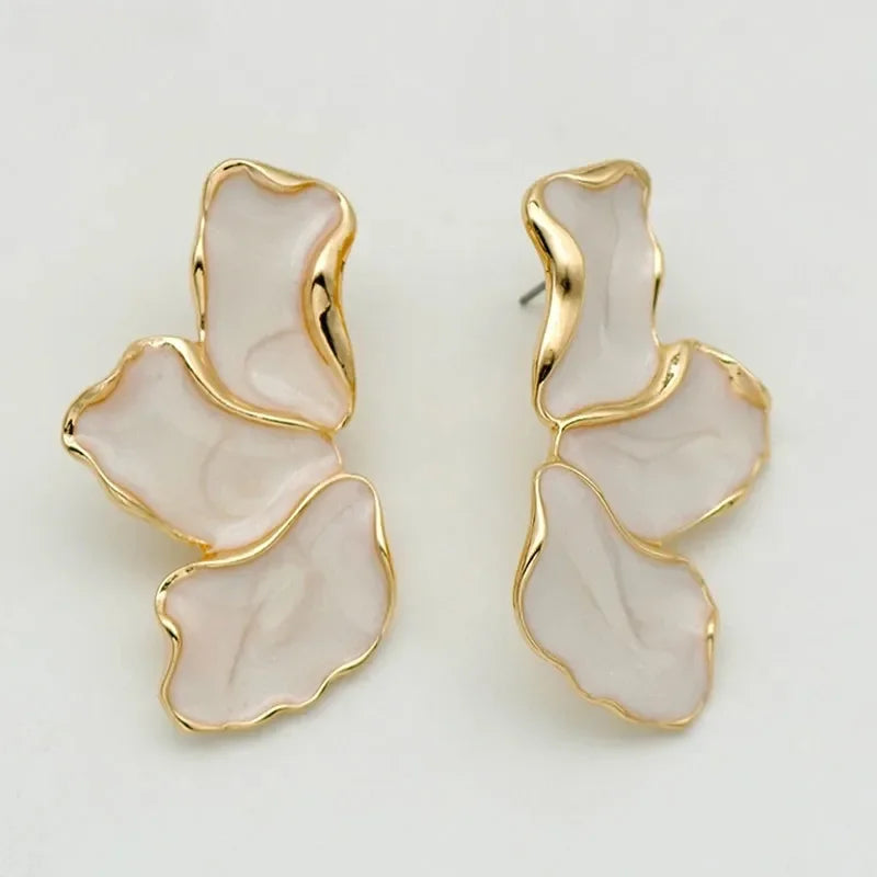 Forest Maple Leaf Earrings in pearl