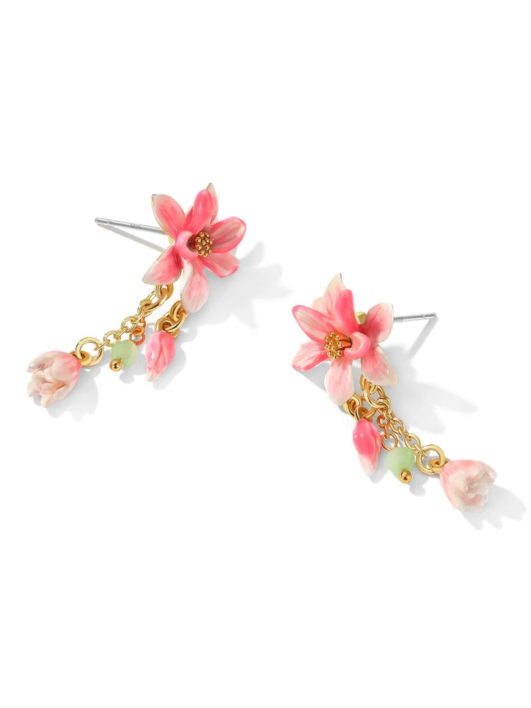 18k Gold Pink Magnolia Flower Earrings – pink – flower detail