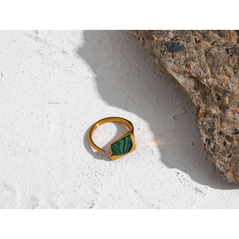 Vintage Natural Green Stone Ring — rings in green — close-up detail
