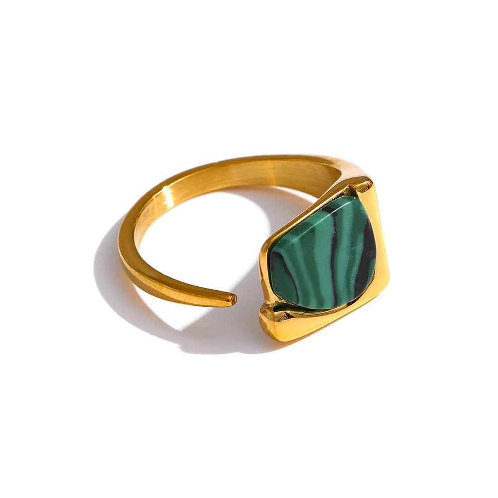 Vintage Natural Green Stone Ring in green