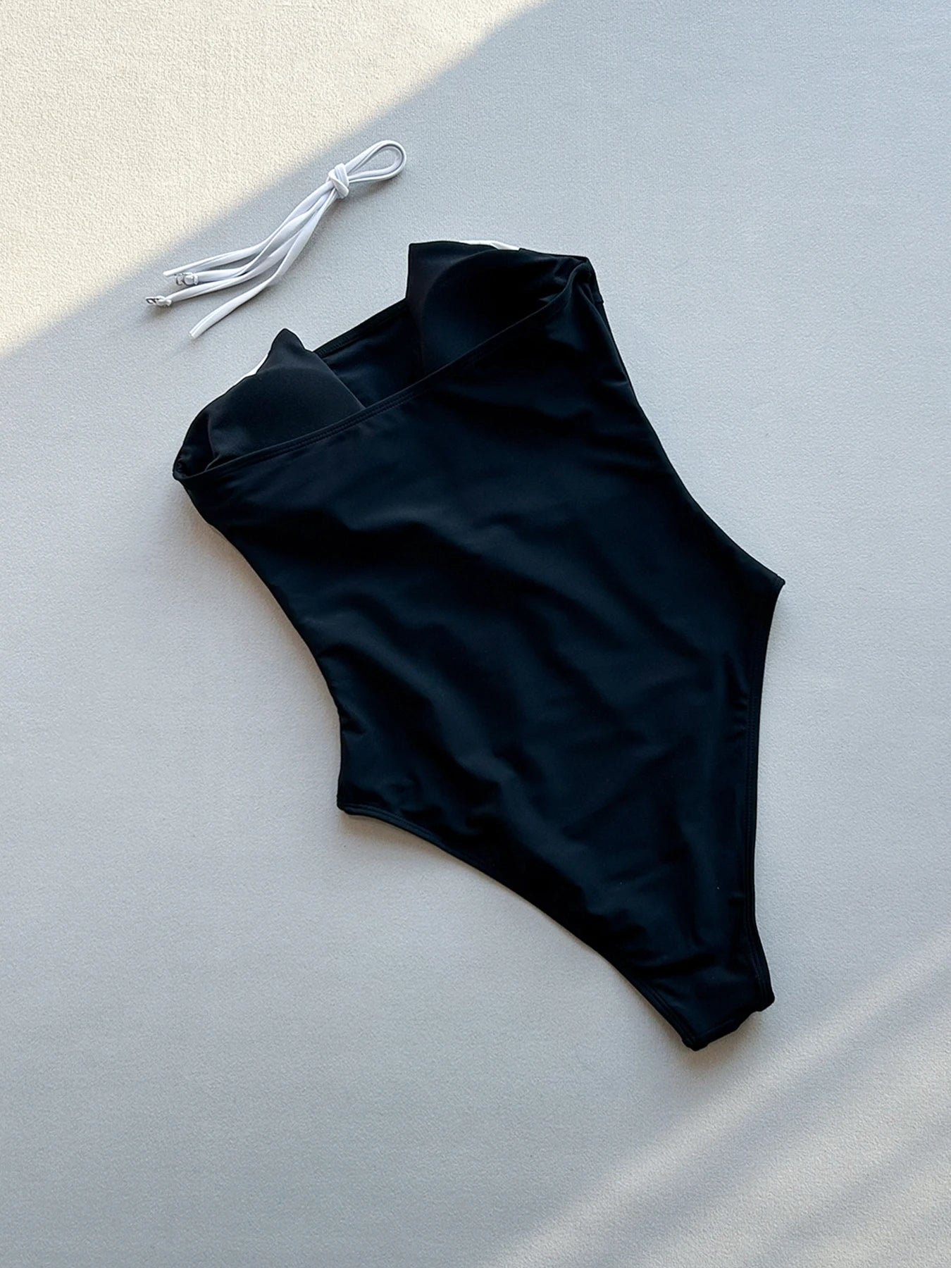 Kiki Bandeau One Piece Swimsuit – black – bandeau neckline